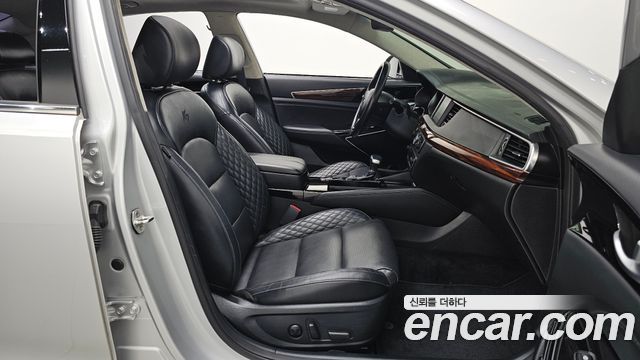 Kia K7 2016 — photo 17