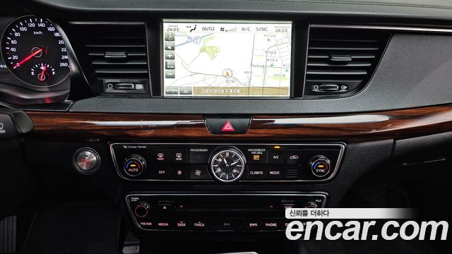 Kia K7 2016 — photo 20