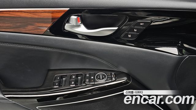 Kia K7 2016 — photo 24