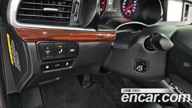 Kia K7 2016 — photo 25