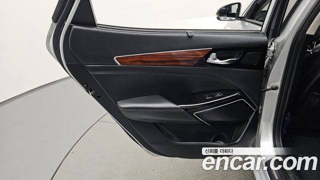 Kia K7 2016 — photo 15