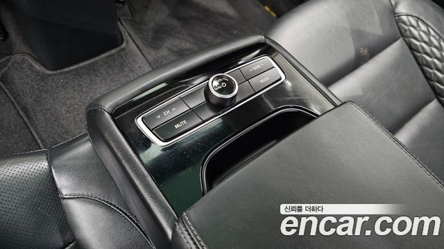 Kia K7 2016 — photo 31