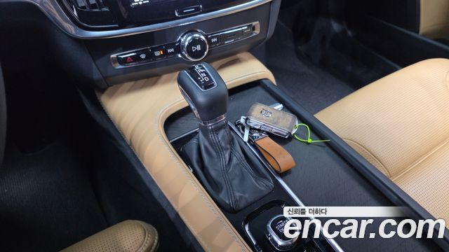Volvo V90 2019 — photo 12