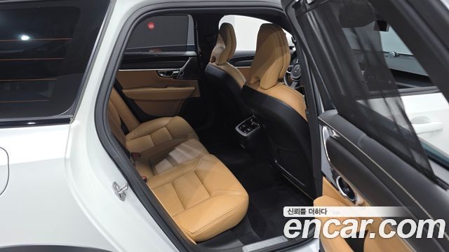 Volvo V90 2019 — photo 17