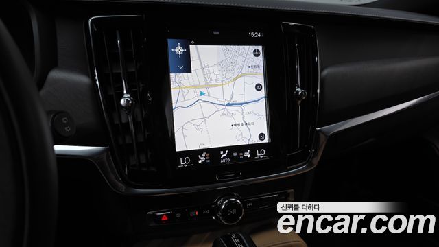Volvo V90 2019 — photo 19