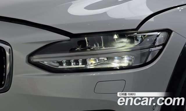 Volvo V90 2019 — photo 8