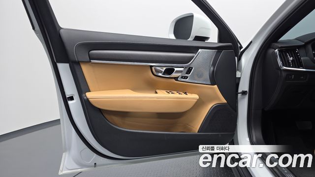 Volvo V90 2019 — photo 14