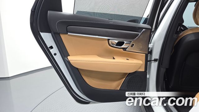 Volvo V90 2019 — photo 15