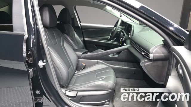 Hyundai AVANTE 2021 — photo 17