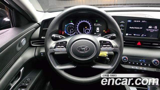 Hyundai AVANTE 2021 — photo 19