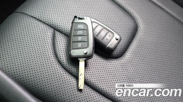 Hyundai AVANTE 2021 — photo 24