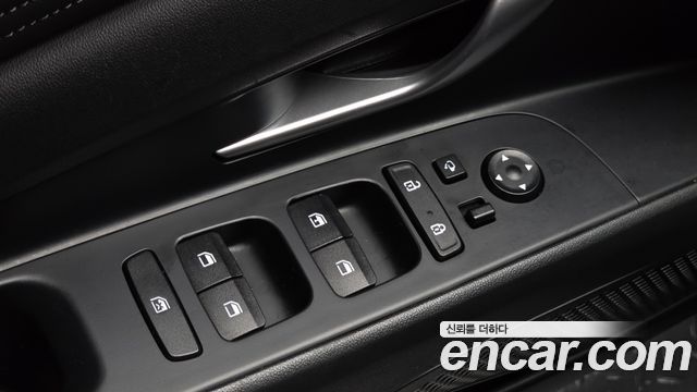 Hyundai AVANTE 2021 — photo 28
