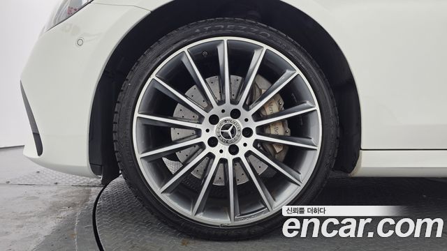 Mercedes-Benz E-Class 2022 — photo 5