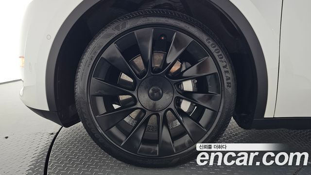 Tesla Model Y 2021 — photo 5