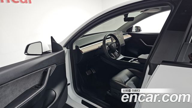 Tesla Model Y 2021 — photo 13