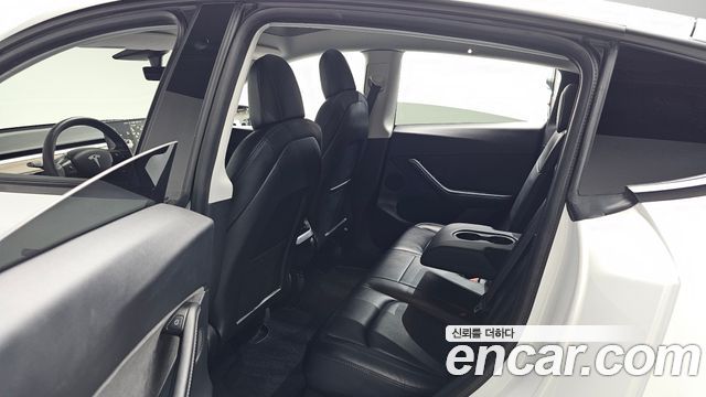 Tesla Model Y 2021 — photo 18