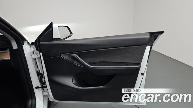 Tesla Model Y 2021 — photo 14