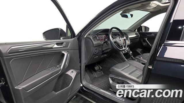 Volkswagen Tiguan 2020 — photo 13