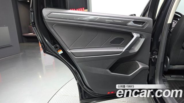 Volkswagen Tiguan 2020 — photo 15