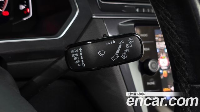 Volkswagen Tiguan 2020 — photo 28
