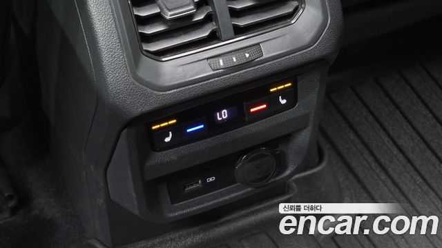 Volkswagen Tiguan 2020 — photo 32