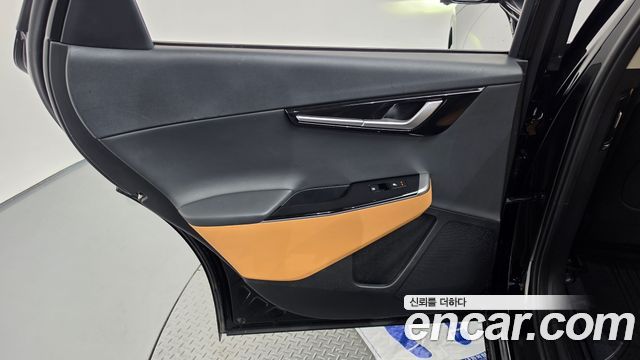 Kia EV6 2023 — photo 15