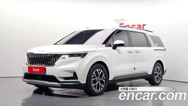 Kia Canival 2023 — photo 1