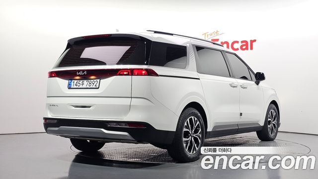 Kia Canival 2023 — photo 2