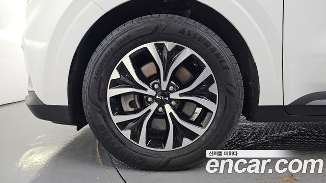 Kia Canival 2023 — photo 5