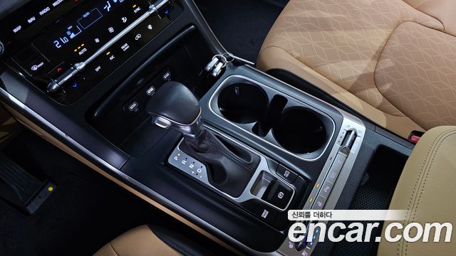 Kia Canival 2023 — photo 12
