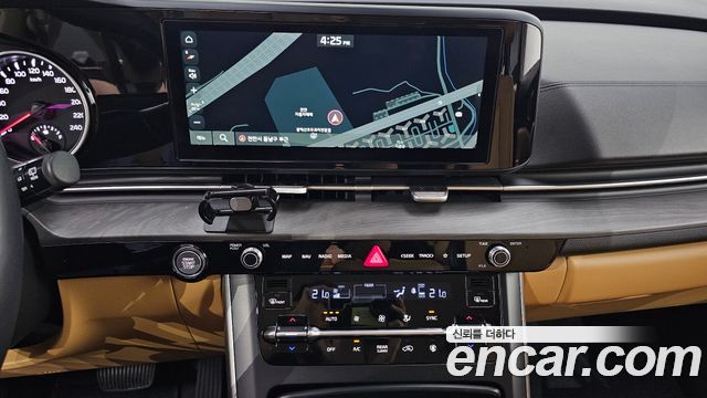 Kia Canival 2023 — photo 22