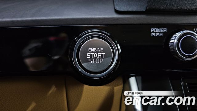 Kia Canival 2023 — photo 26