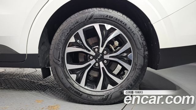 Kia Canival 2023 — photo 7