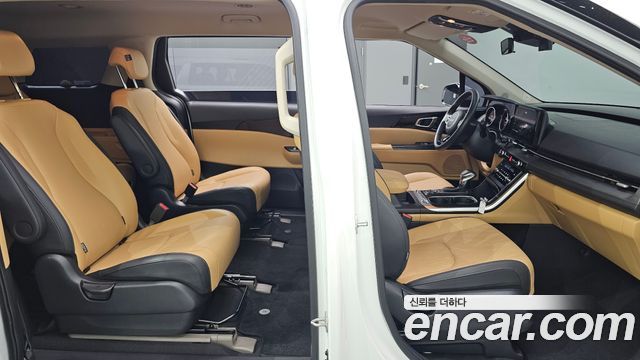Kia Canival 2023 — photo 16