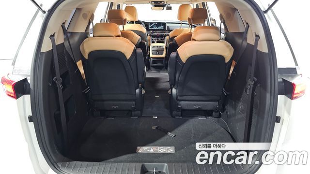 Kia Canival 2023 — photo 33