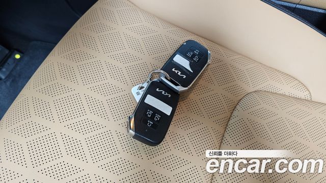 Kia Canival 2023 — photo 34