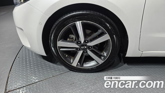 Kia K3 2016 — photo 5