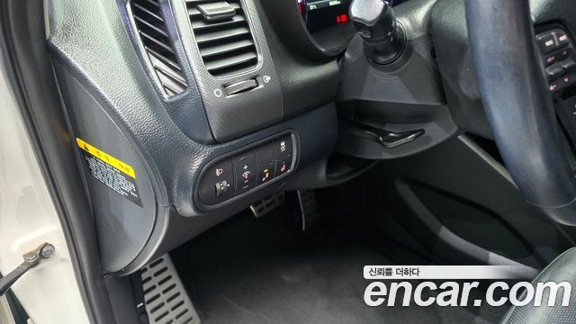 Kia K3 2016 — photo 18