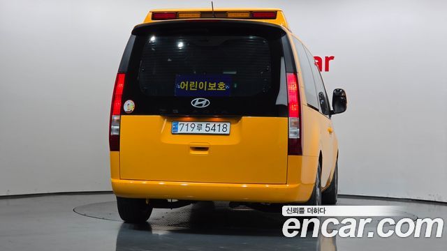 Hyundai Staria 2025 — photo 4