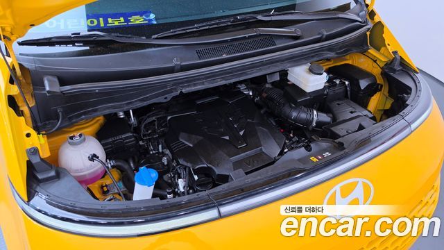 Hyundai Staria 2025 — photo 6