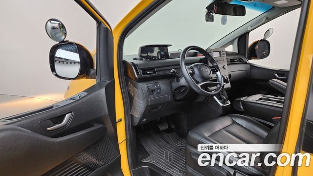 Hyundai Staria 2025 — photo 13