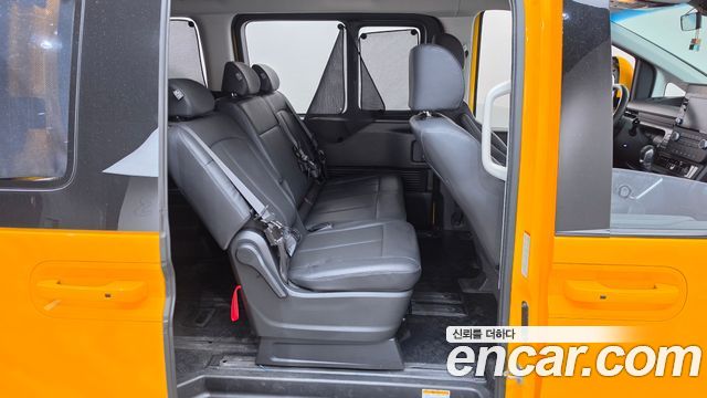 Hyundai Staria 2025 — photo 17