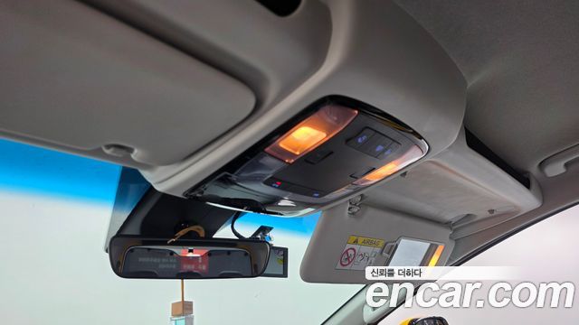 Hyundai Staria 2025 — photo 21