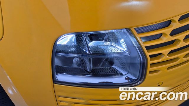 Hyundai Staria 2025 — photo 8