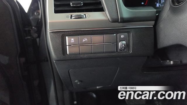 KG Mobility Rexton 2018 — photo 27