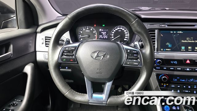 Hyundai Sonata 2017 — photo 13