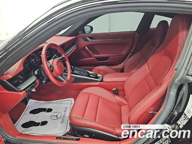 Porsche 911 2023 — photo 11