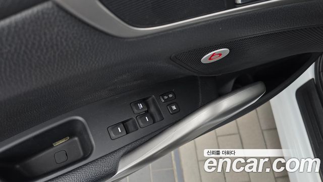 Hyundai Veloster 2015 — photo 29