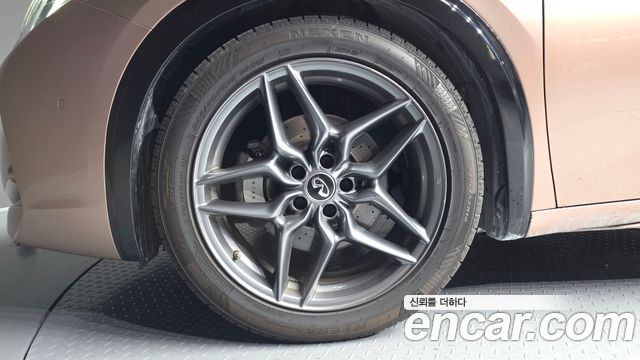 Infiniti Q30 2018 — photo 5