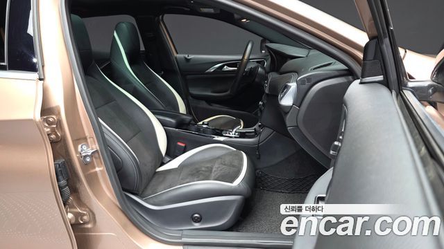 Infiniti Q30 2018 — photo 11